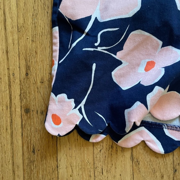 Isaac Mizrahi Navy and Pink Patterned Shorts scallop edge - Picture 2 of 7